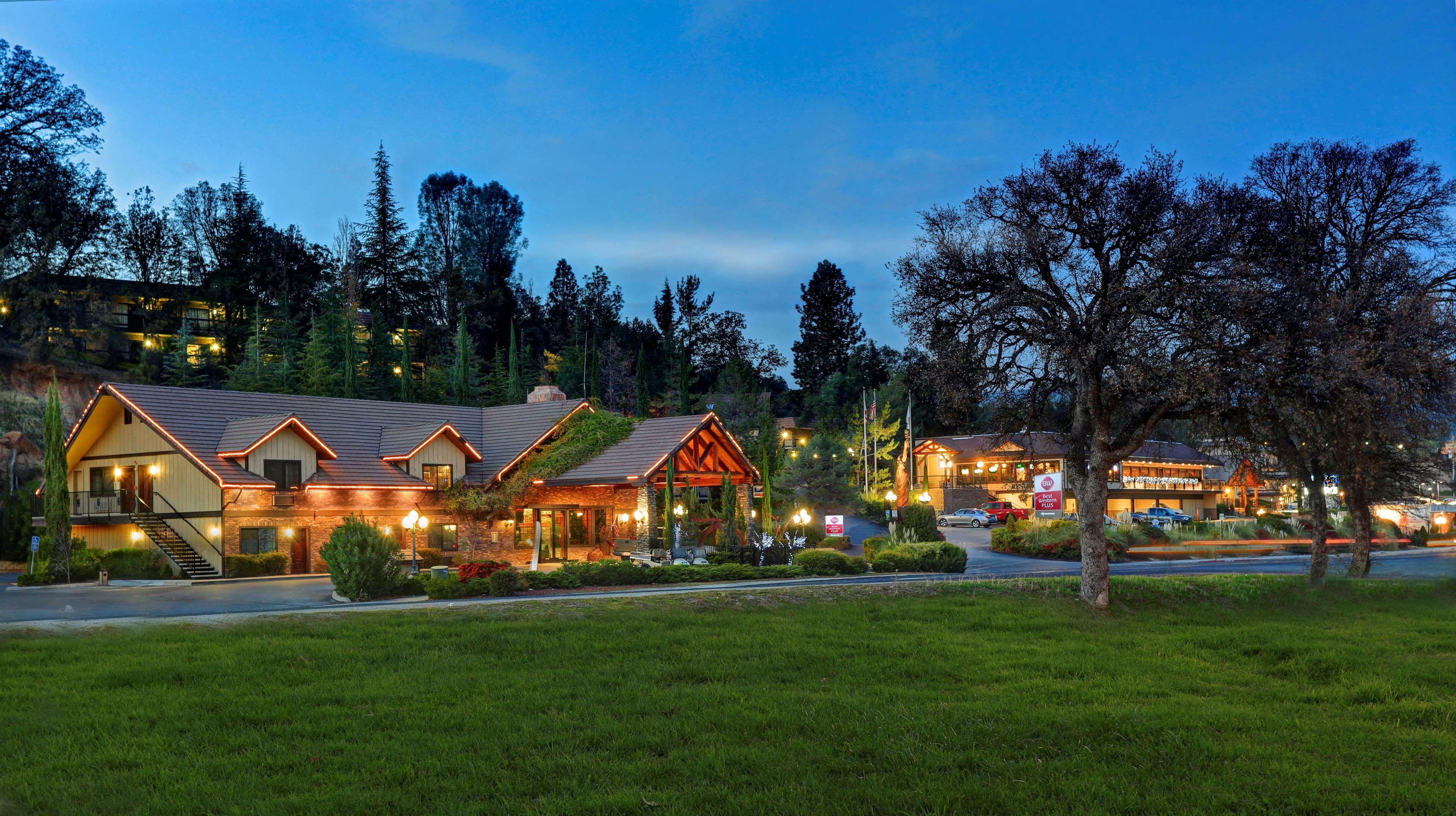 Best Western Plus Yosemite Gateway Inn Oakhurst Eksteriør billede